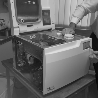 Mocom Tethys H10 Steriliser